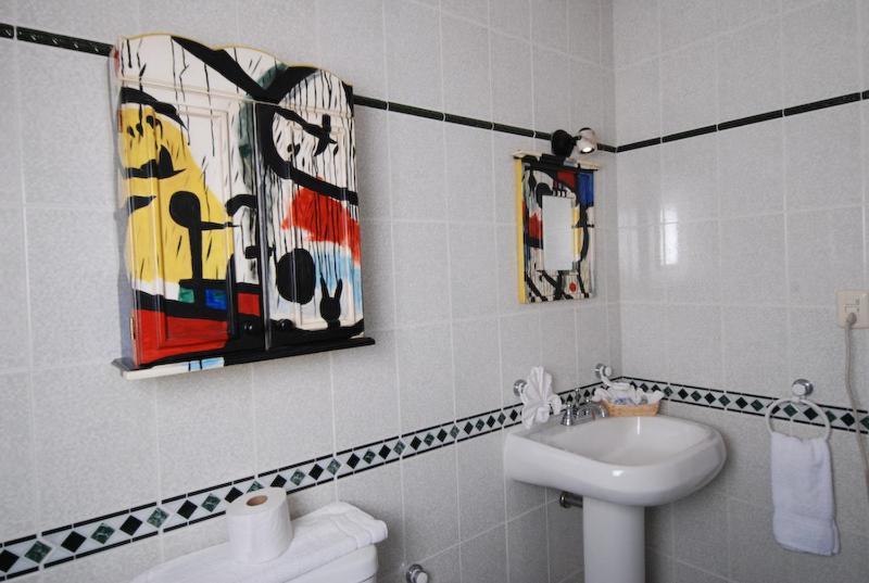 Hotel & Suites Galeria Морелия Стая снимка